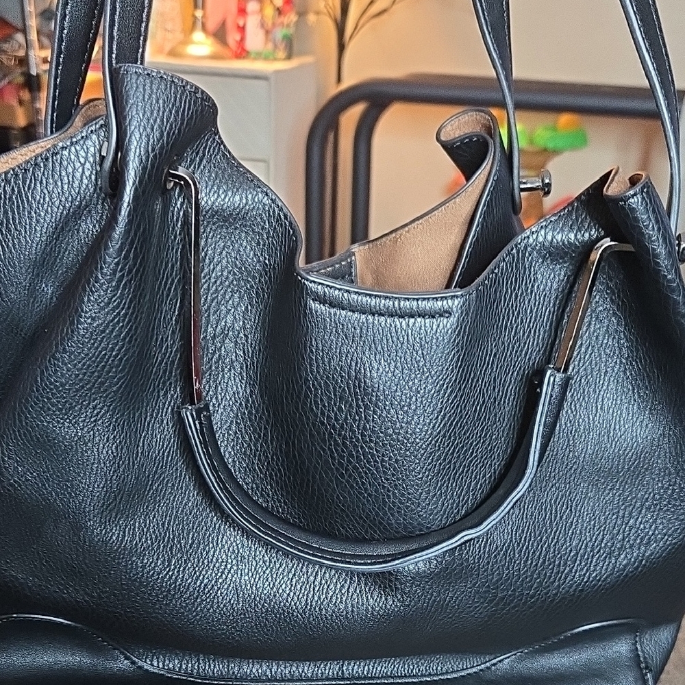 Elegant Black Leather Tote Bag